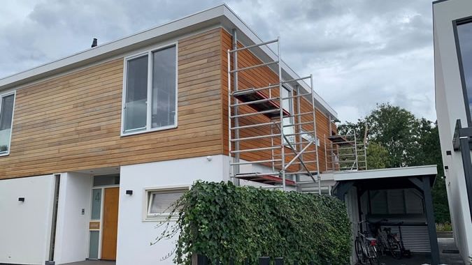 Afbeelding voor: Hout herstellen en van een houtkleur voorzien Afbeelding voor: Hout herstellen en van een houtkleur voorzien