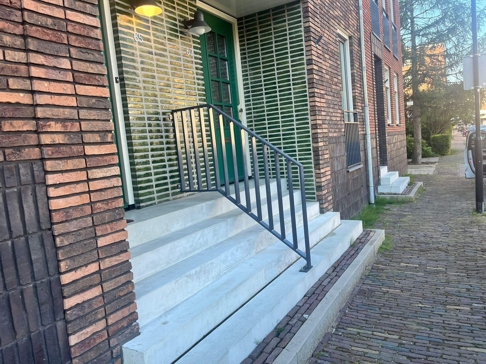 Afbeelding voor: Hijsogen in betonnen trap afgewerkt Afbeelding voor: Hijsogen in betonnen trap afgewerkt