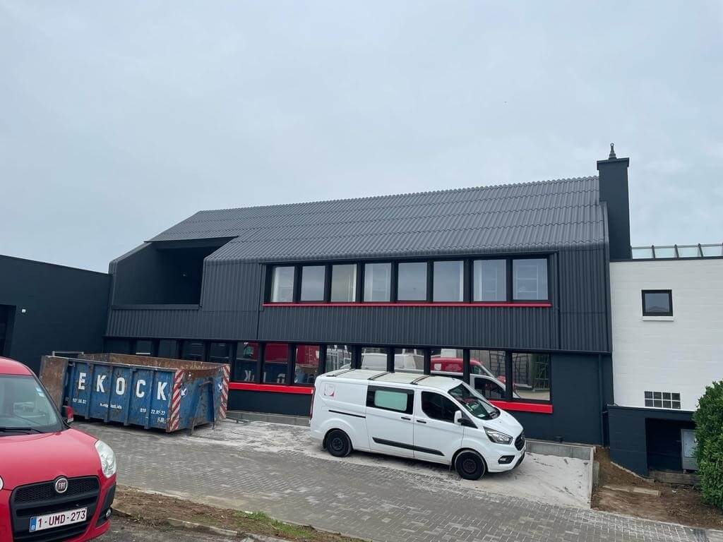 Afbeelding voor: Herstel van het dak van een Bedrijfspand Afbeelding voor: Herstel van het dak van een Bedrijfspand