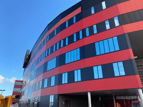 Afbeelding voor: Vernieuwde laklaag voor het AFAS Stadion Afbeelding voor: Vernieuwde laklaag voor het AFAS Stadion